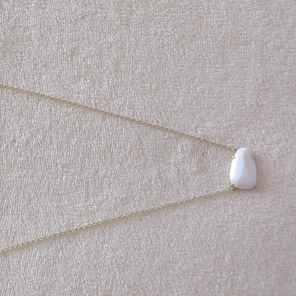 Kendra Scott Isla White Iridescent Gold Necklace - Picture 8 of 14